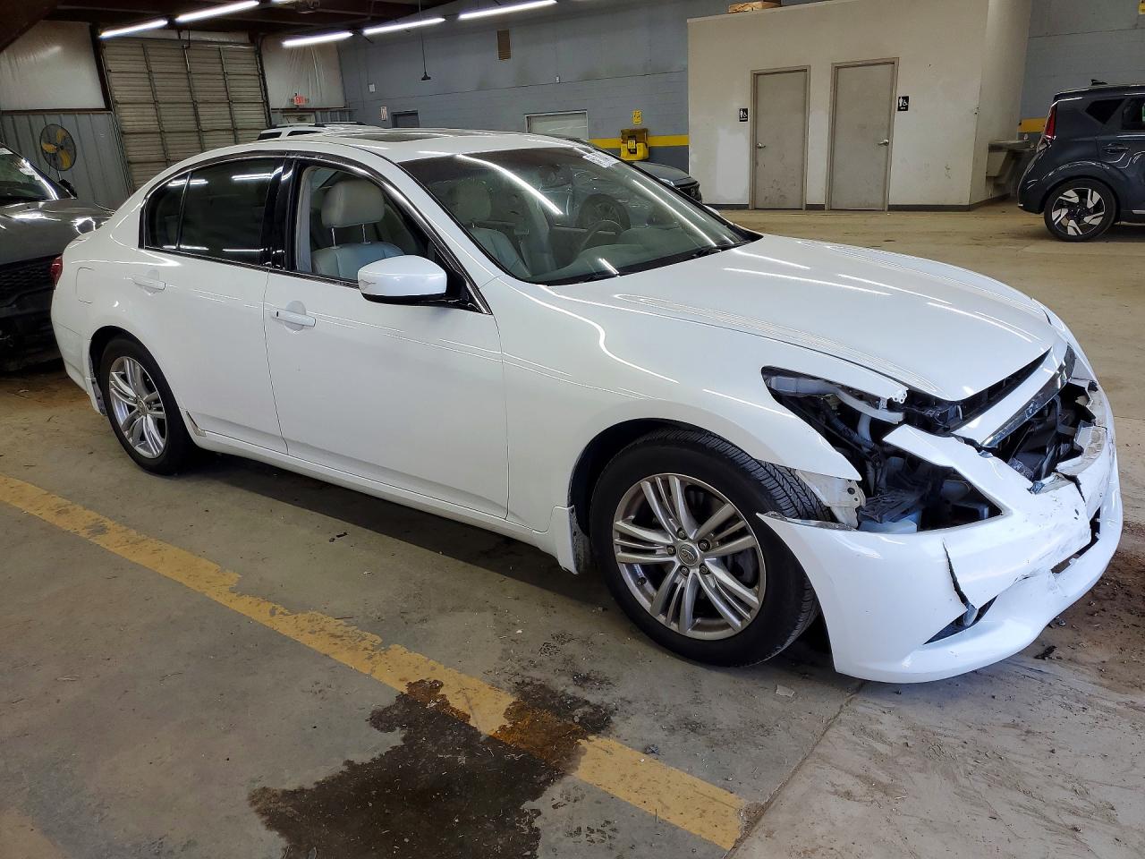 INFINITI G37 Journey
