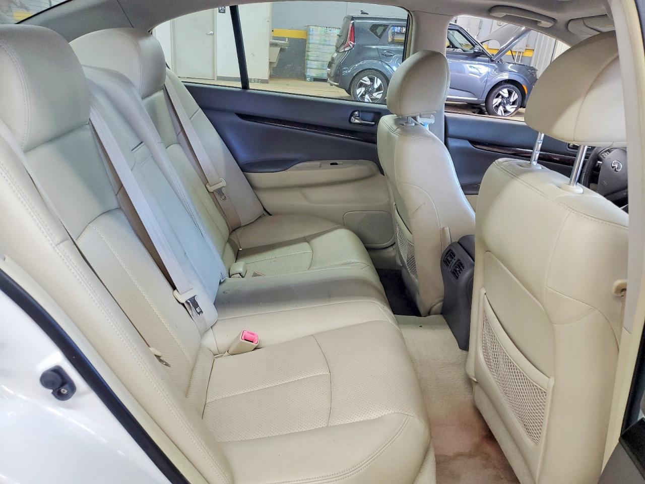 INFINITI G37 Journey