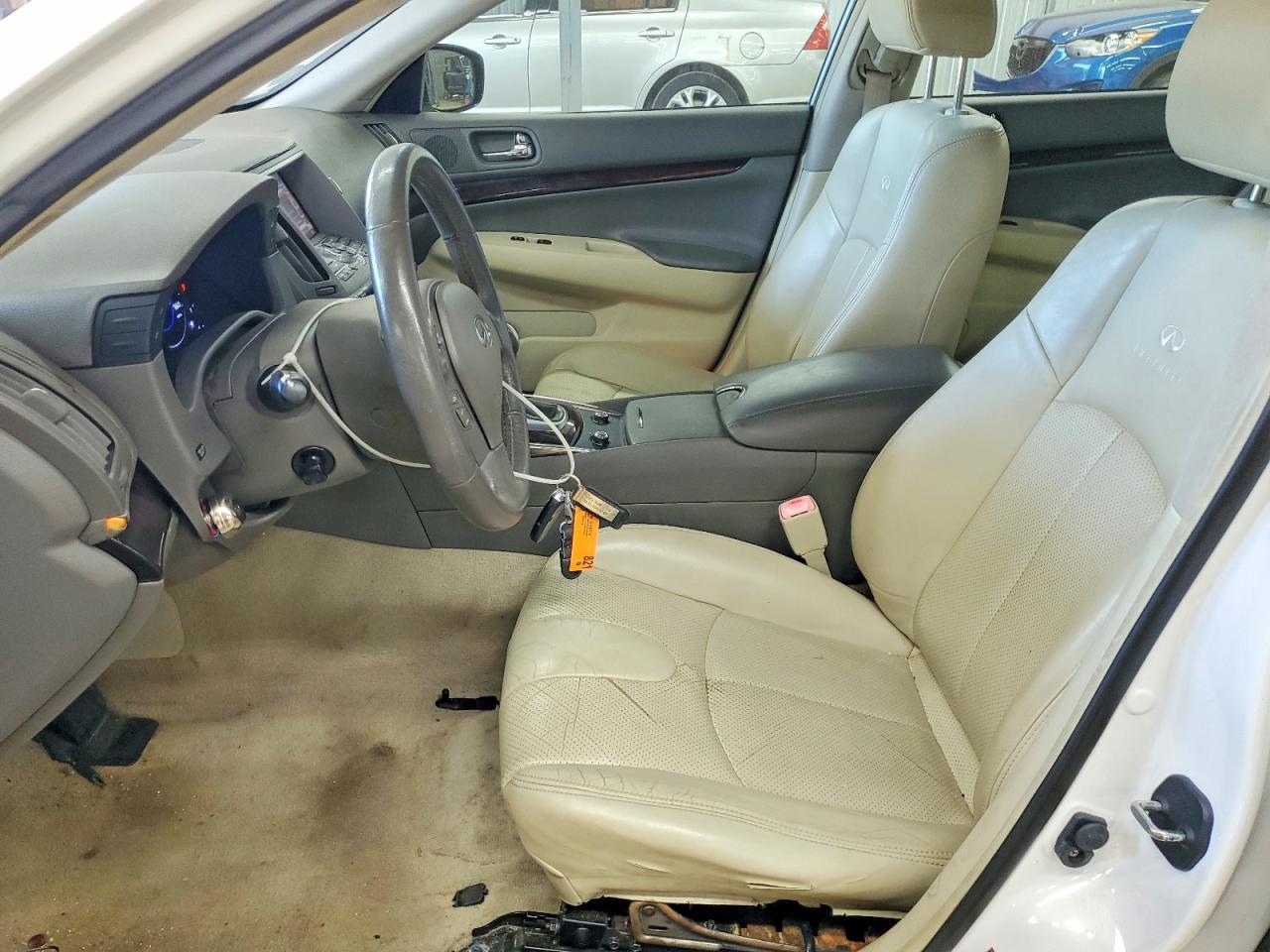INFINITI G37 Journey