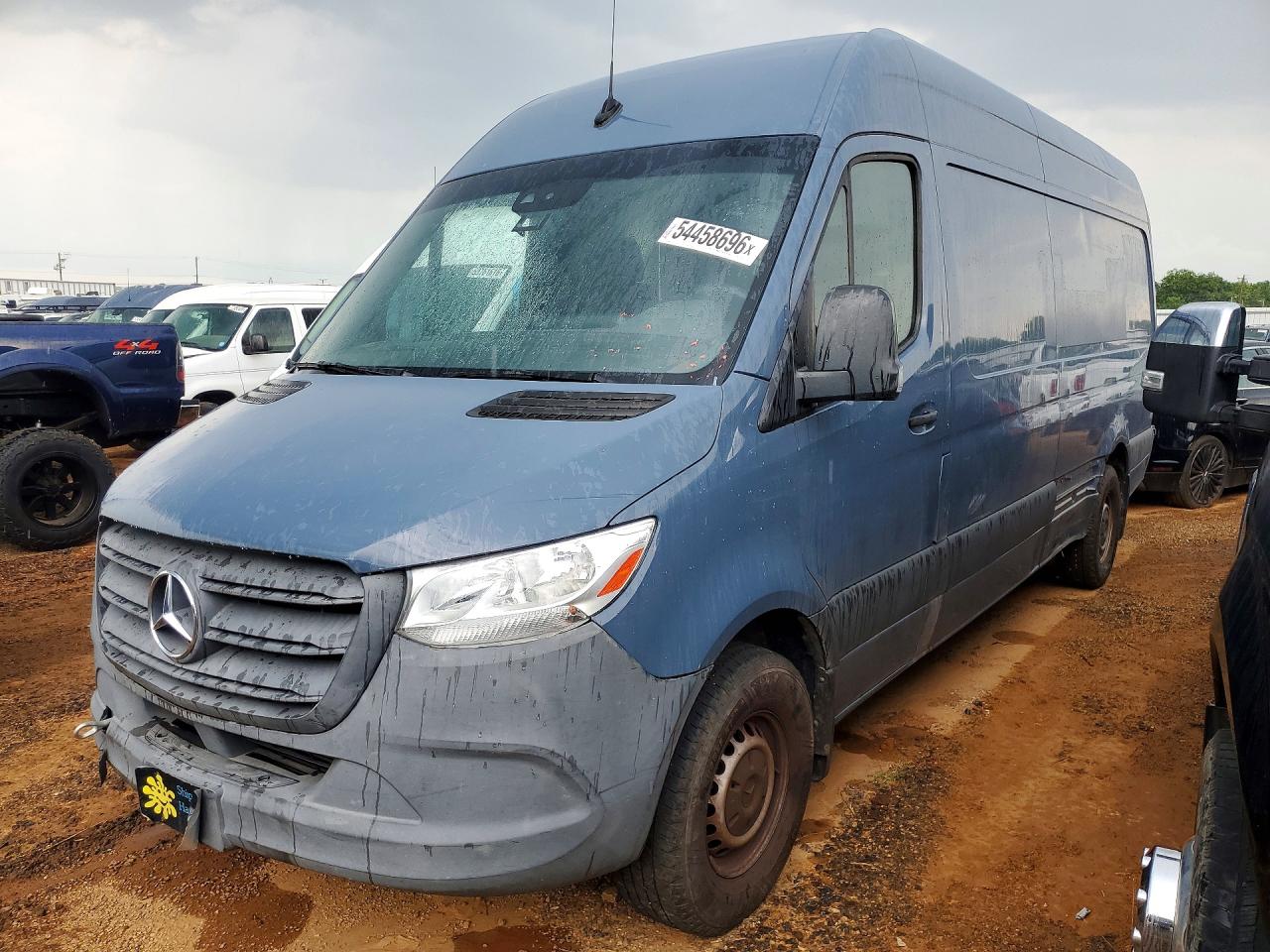 Salvage Mercedes-Benz Sprinter Image