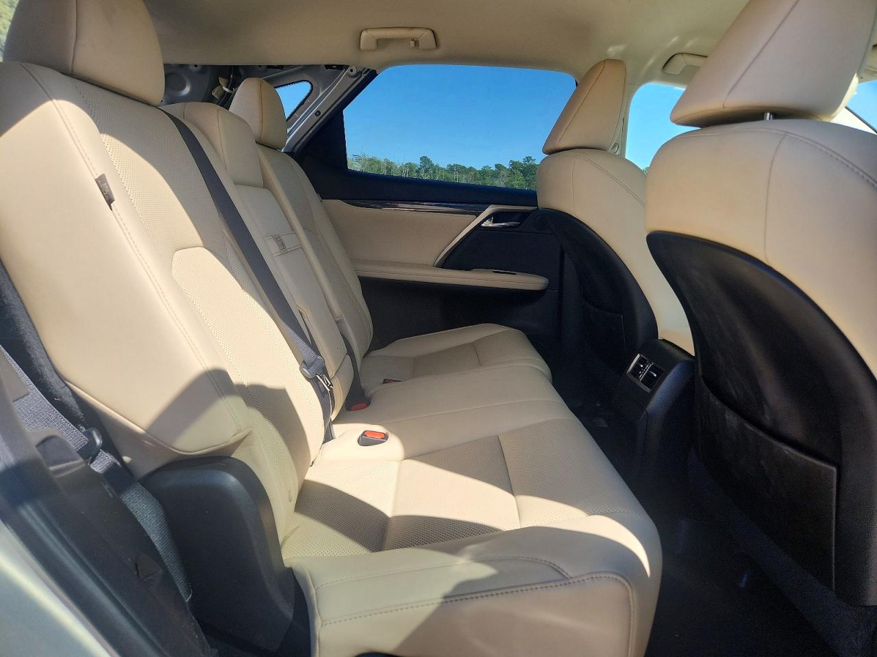 Lexus RX Base