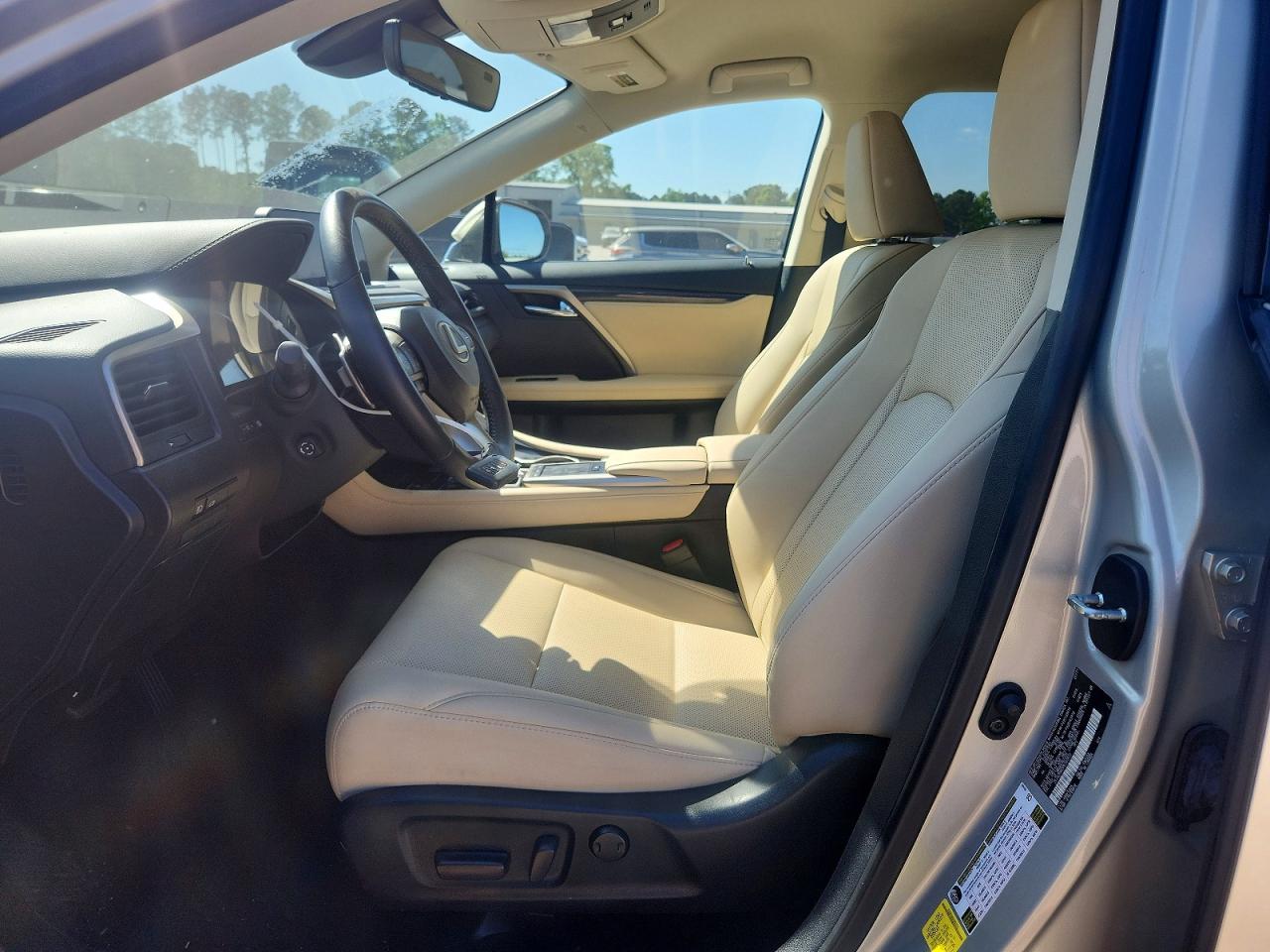Lexus RX Base