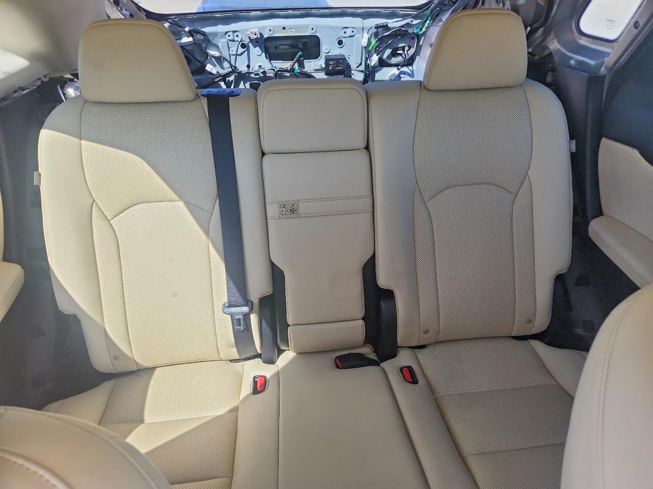 Lexus RX Base