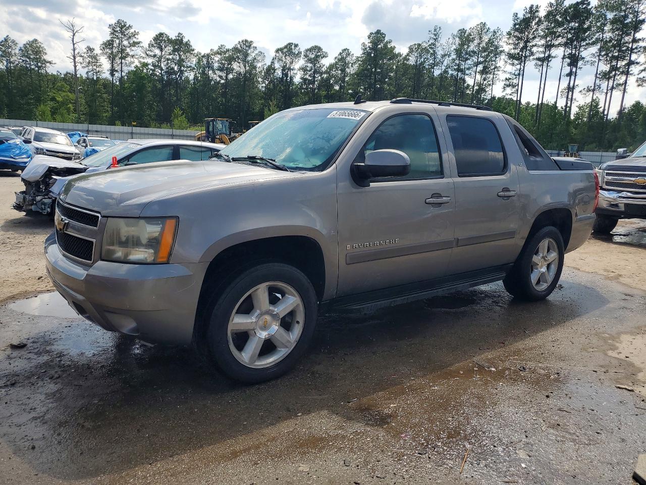 Salvage Chevrolet Avalanche Image