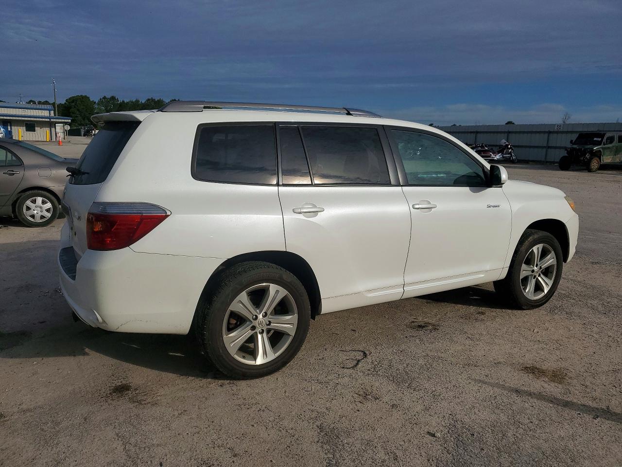 Toyota Highlander Sport