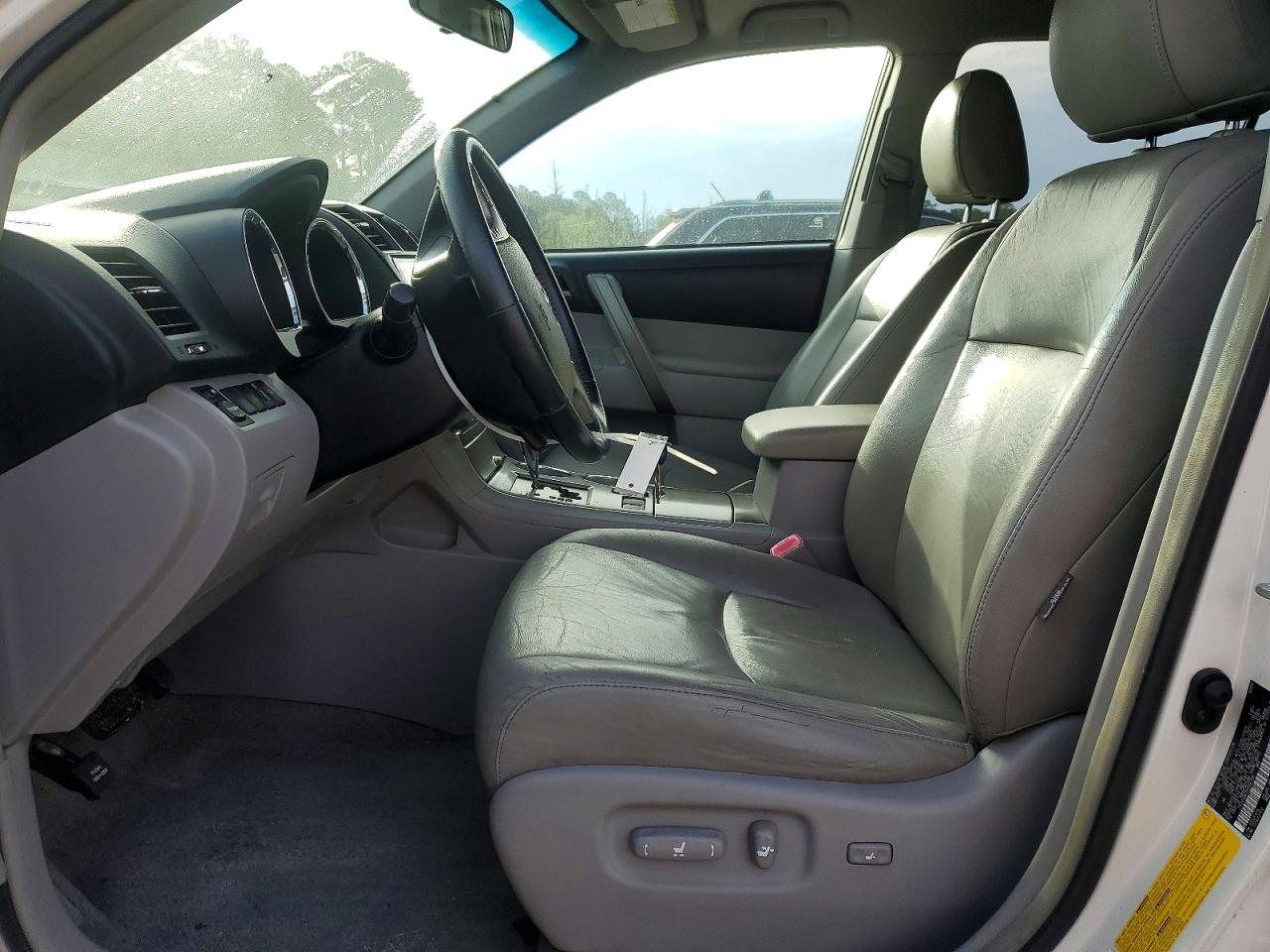 Toyota Highlander Sport