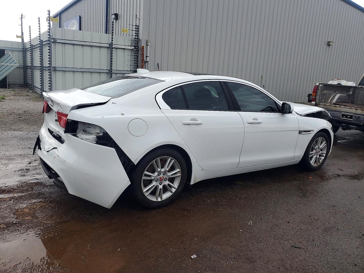 Jaguar XE Premium