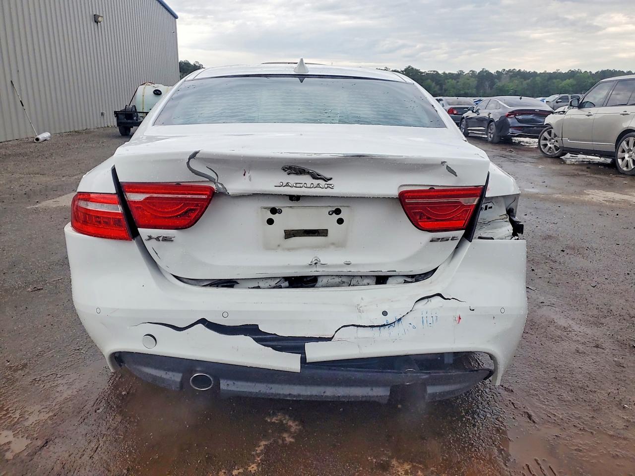 Jaguar XE Premium