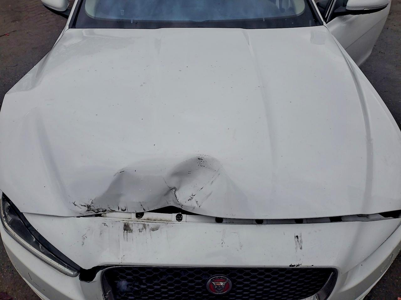 Jaguar XE Premium