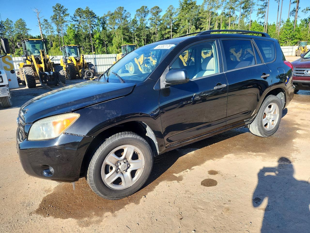 Salvage Toyota RAV4 Image