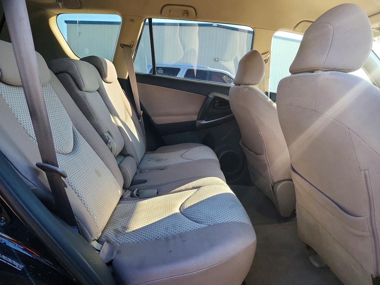 Toyota RAV4 Base