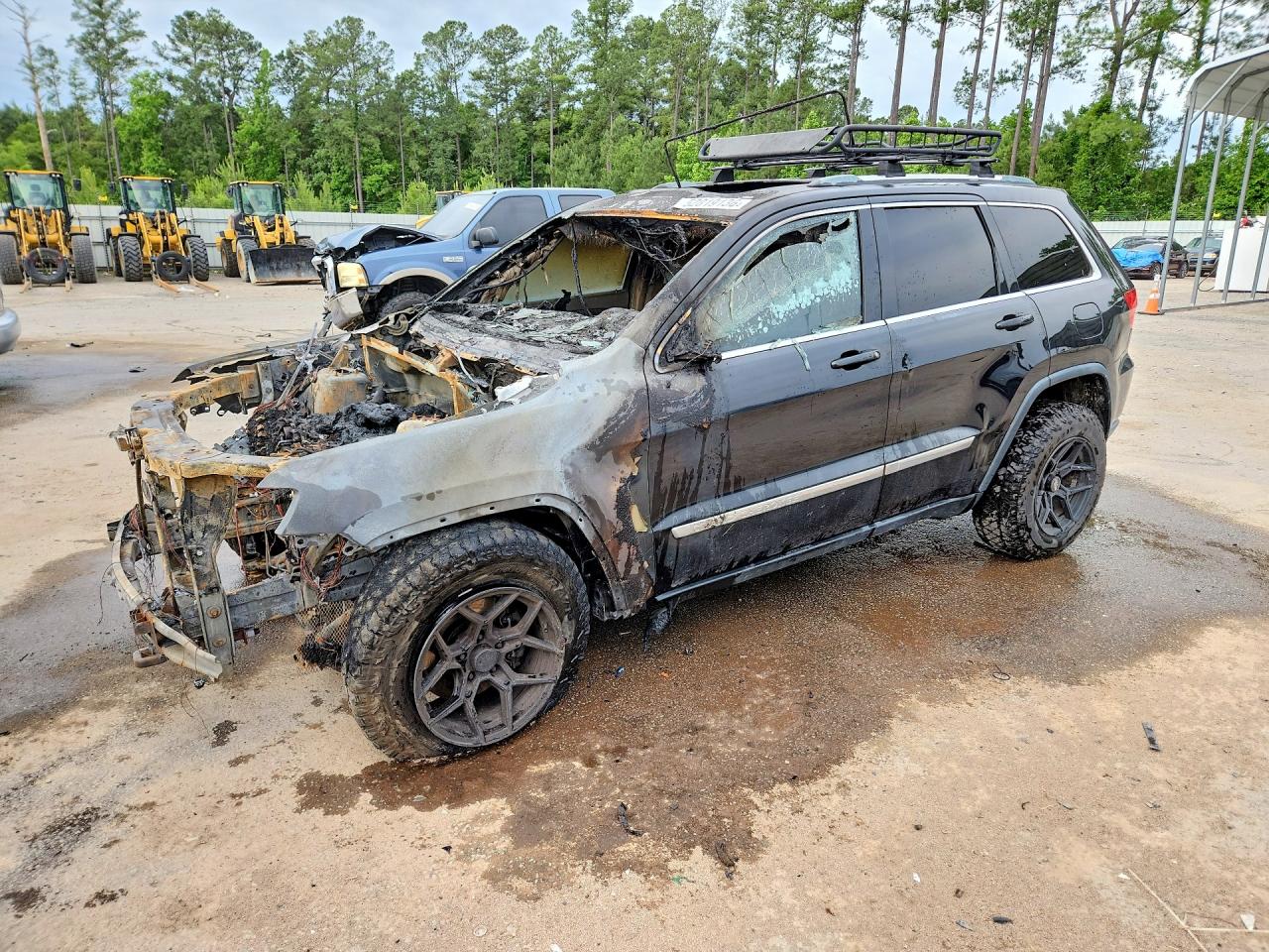 Salvage Jeep Grand Cherokee Image
