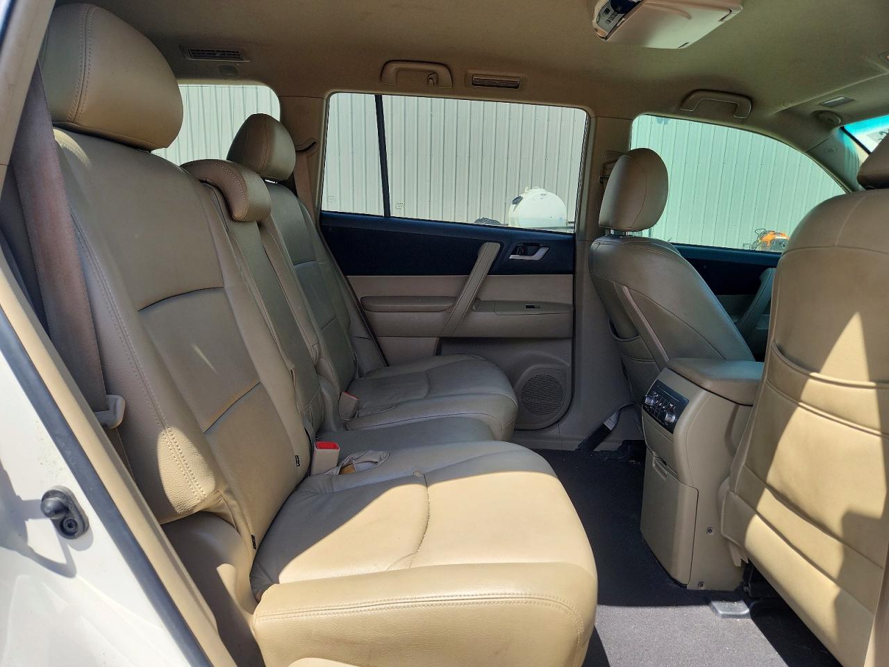 Toyota Highlander Base