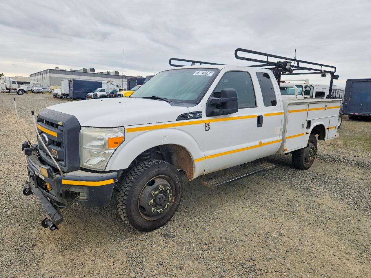 Salvage Ford F-350 Image
