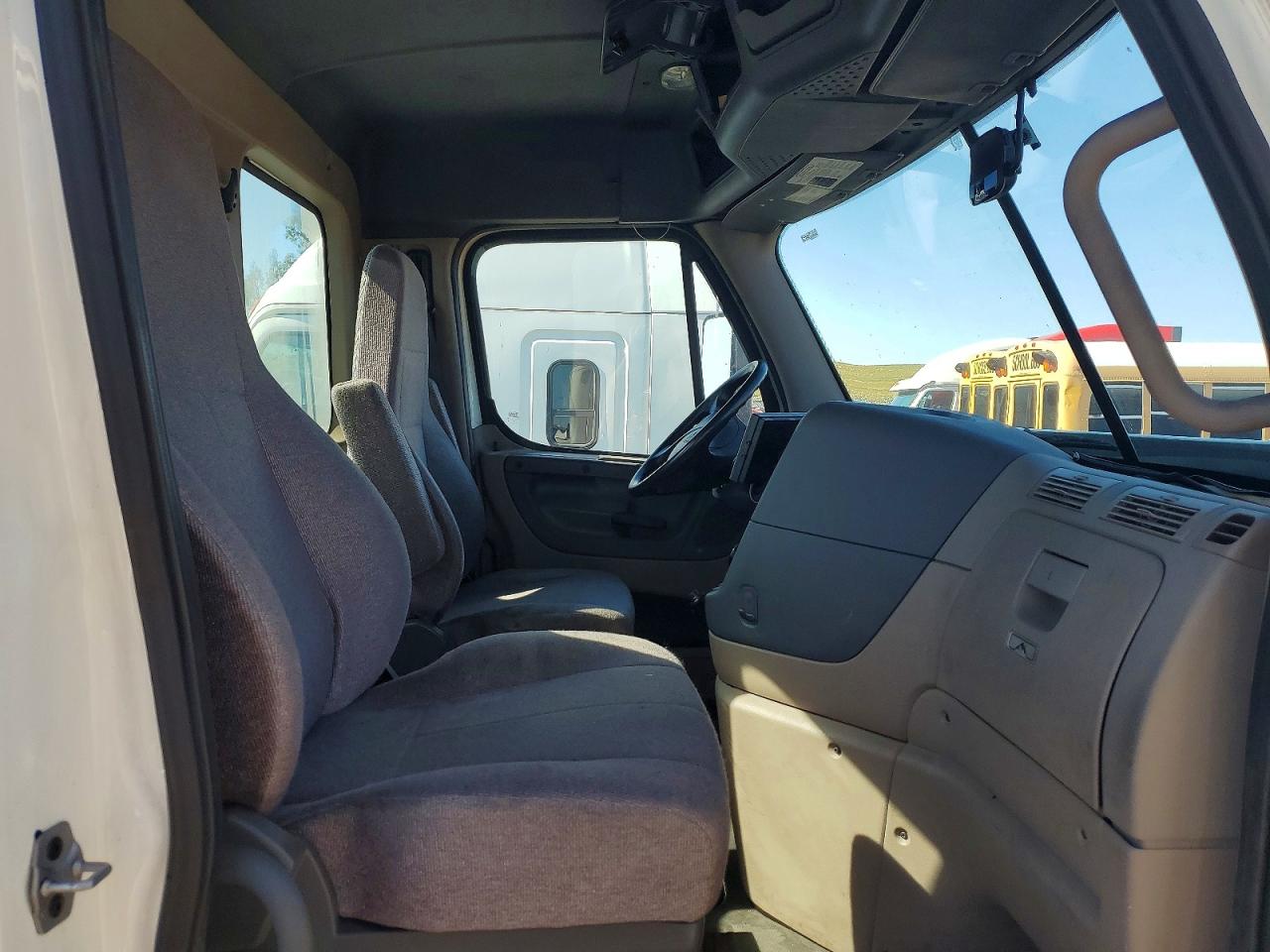 Freightliner Cascadia 113