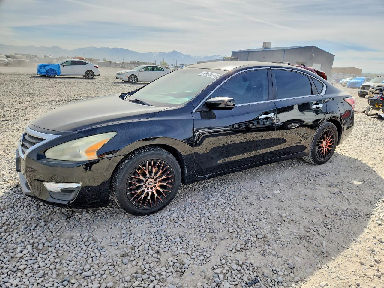 Salvage Nissan Altima Image