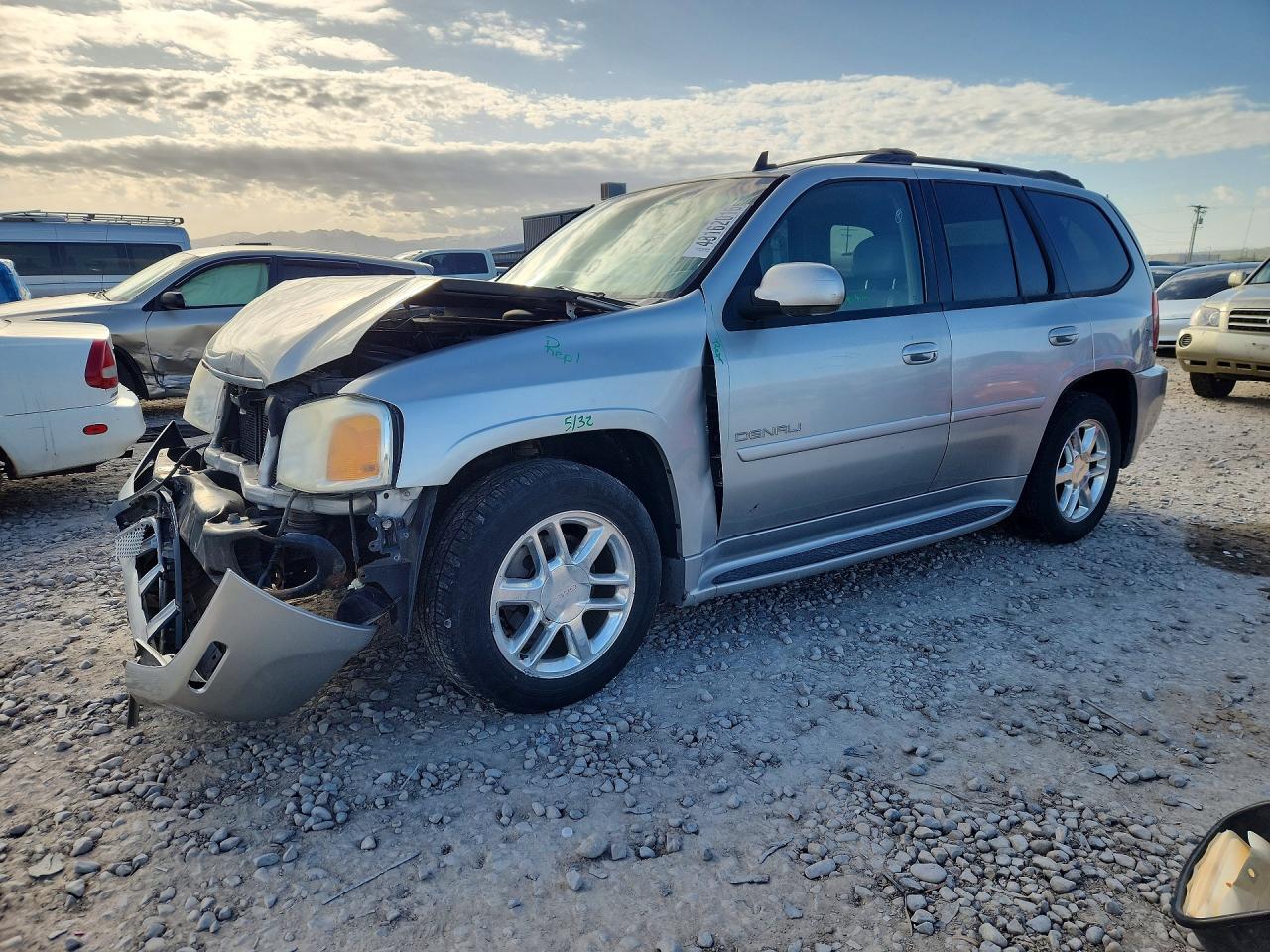 Salvage GMC Envoy Dena Image