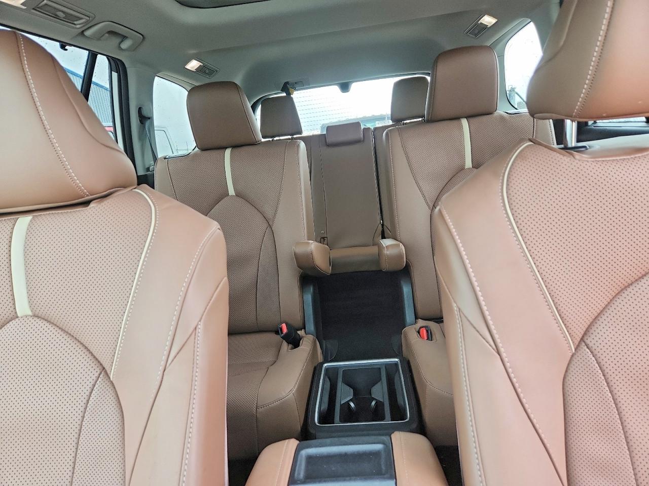 Toyota Grand High Platinum
