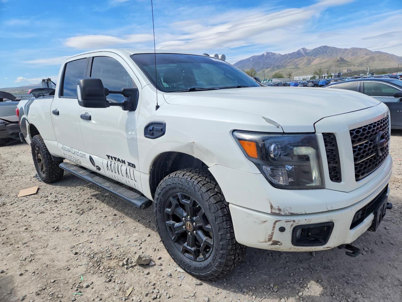 Nissan Titan Sv
