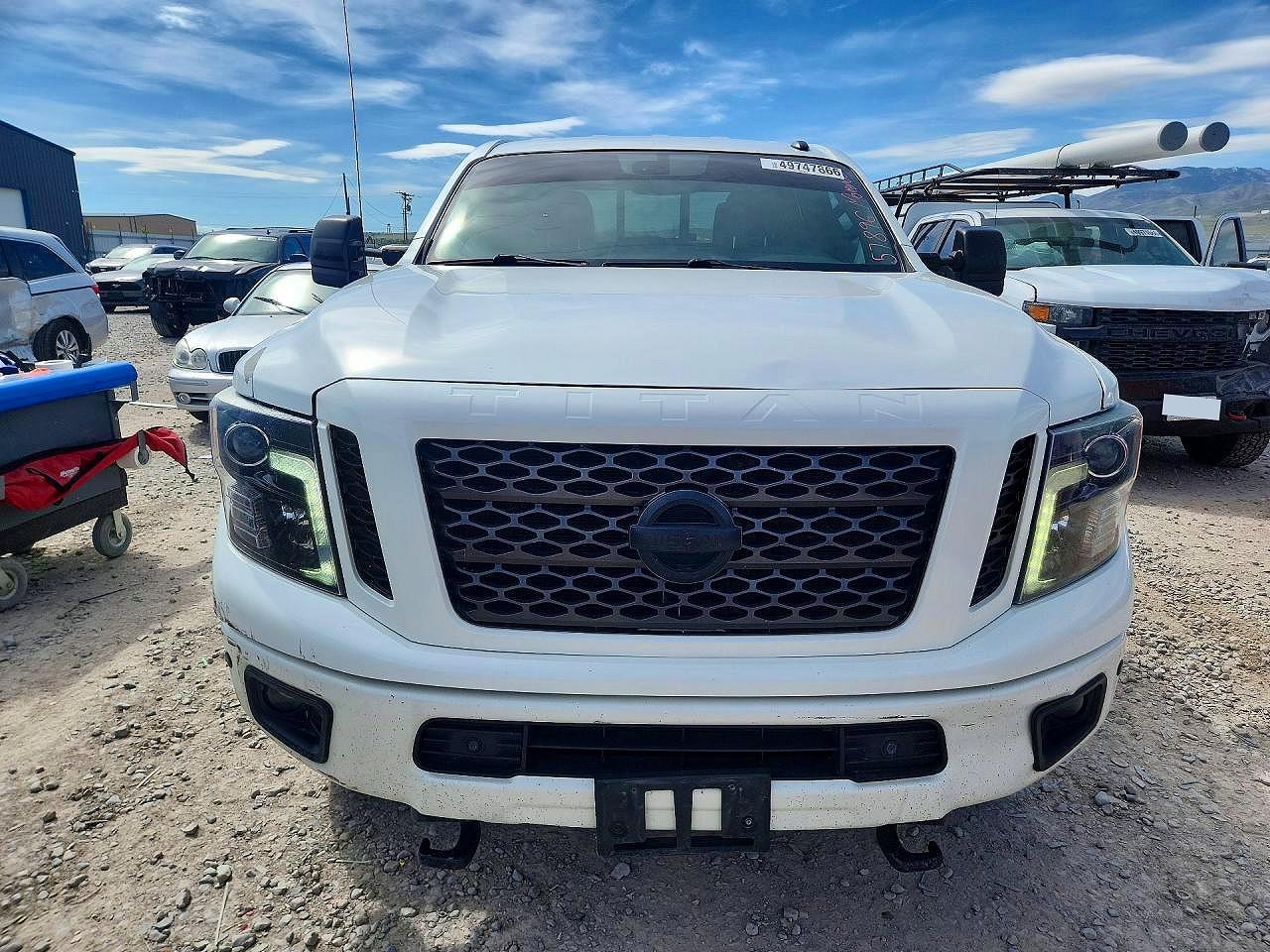 Nissan Titan Sv