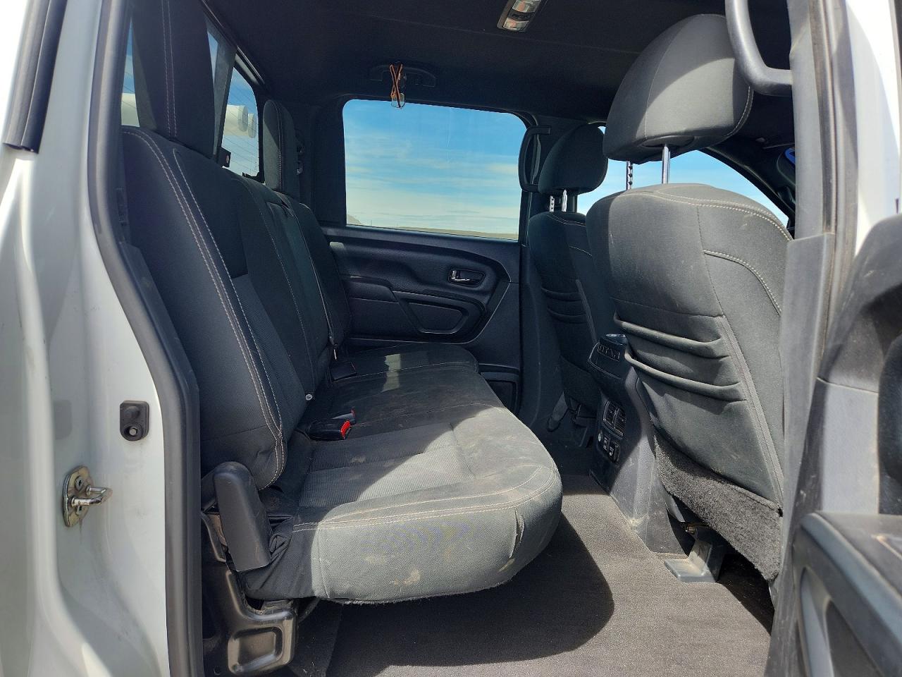 Nissan Titan Sv