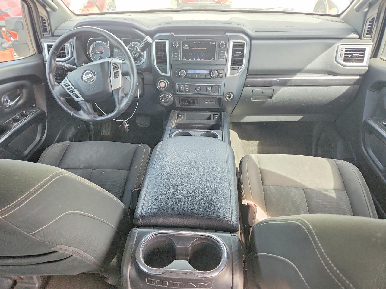 Nissan Titan Sv