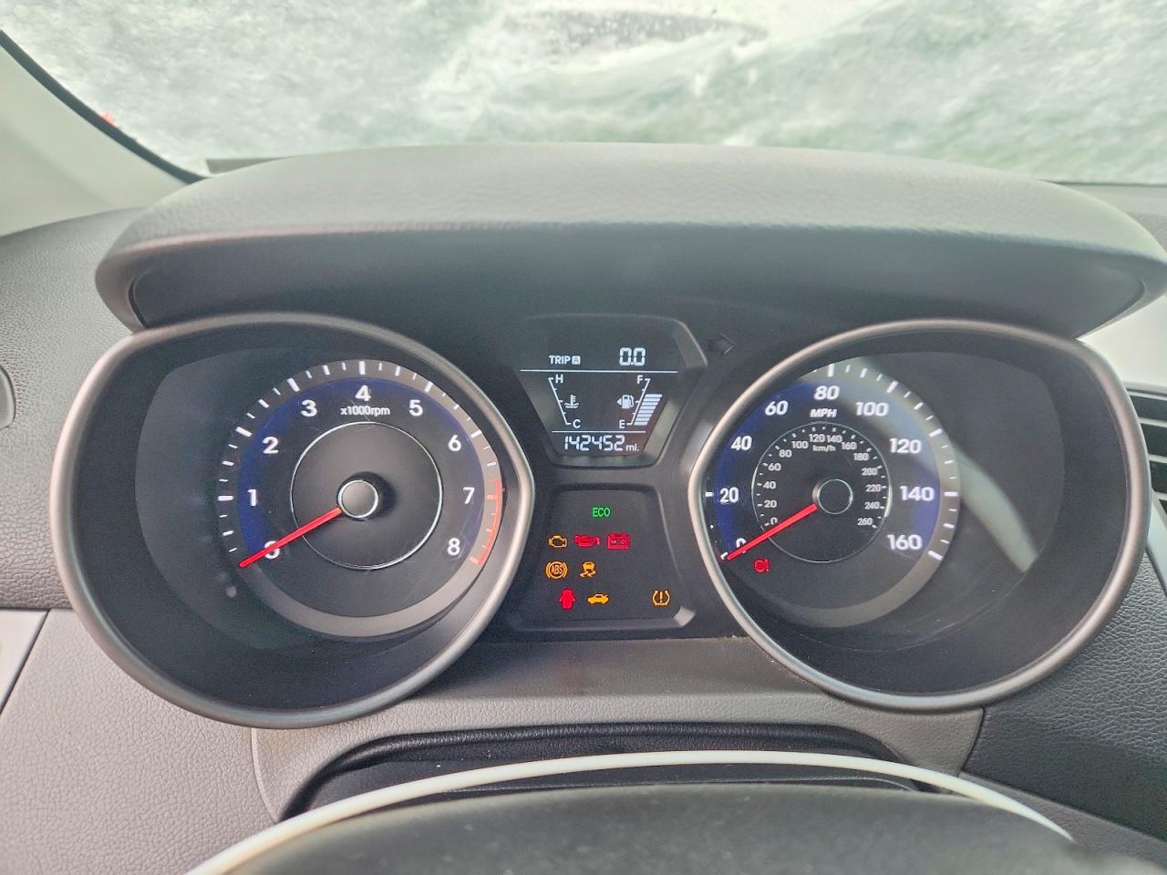 Hyundai ELANTRA