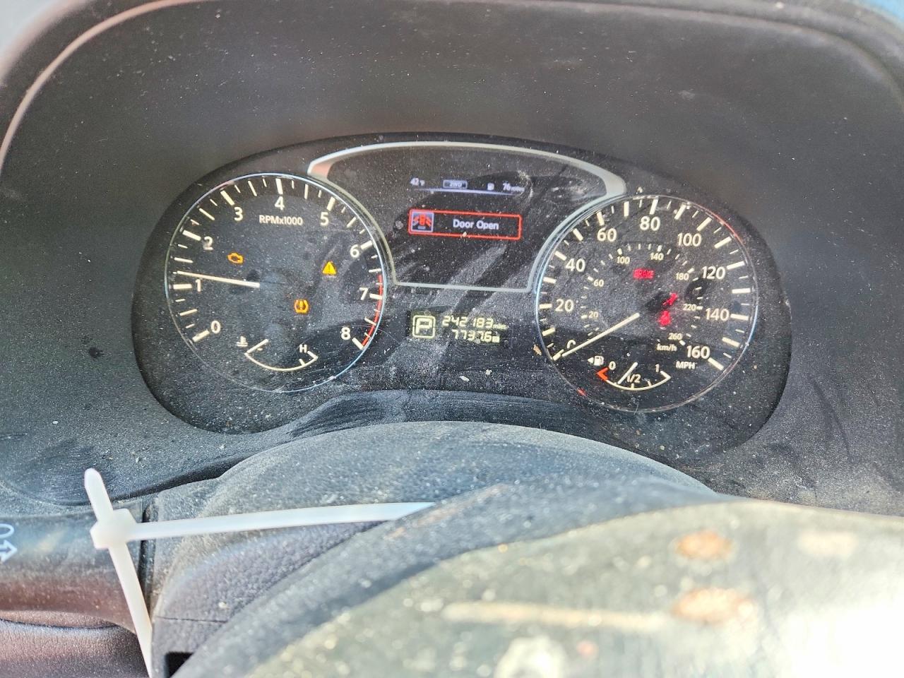 Nissan Pathfinder S