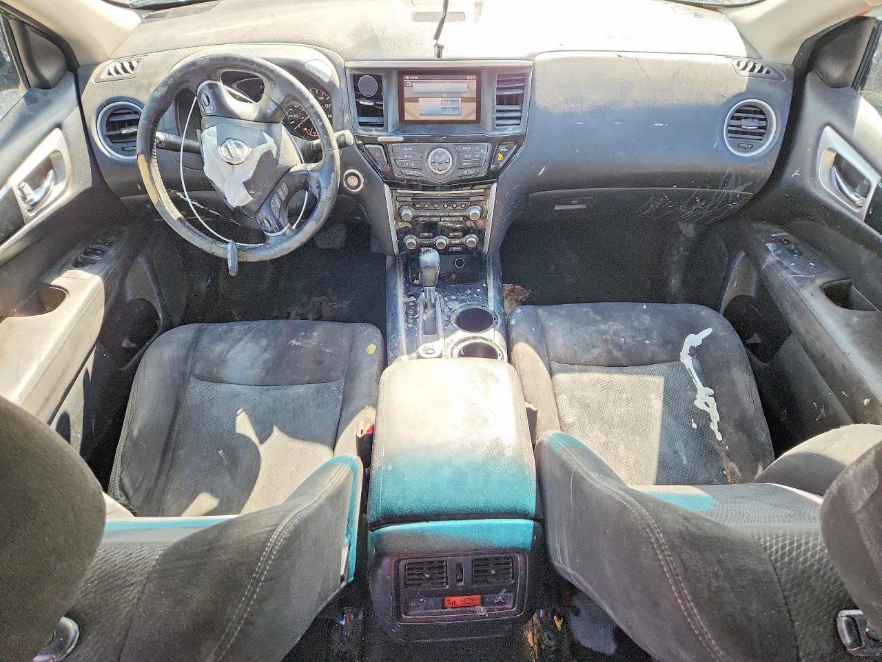 Nissan Pathfinder S