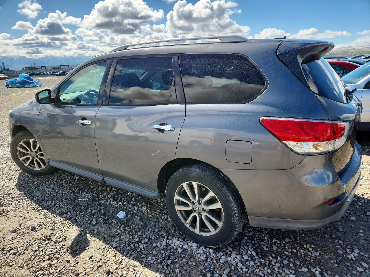 Nissan Pathfinder S