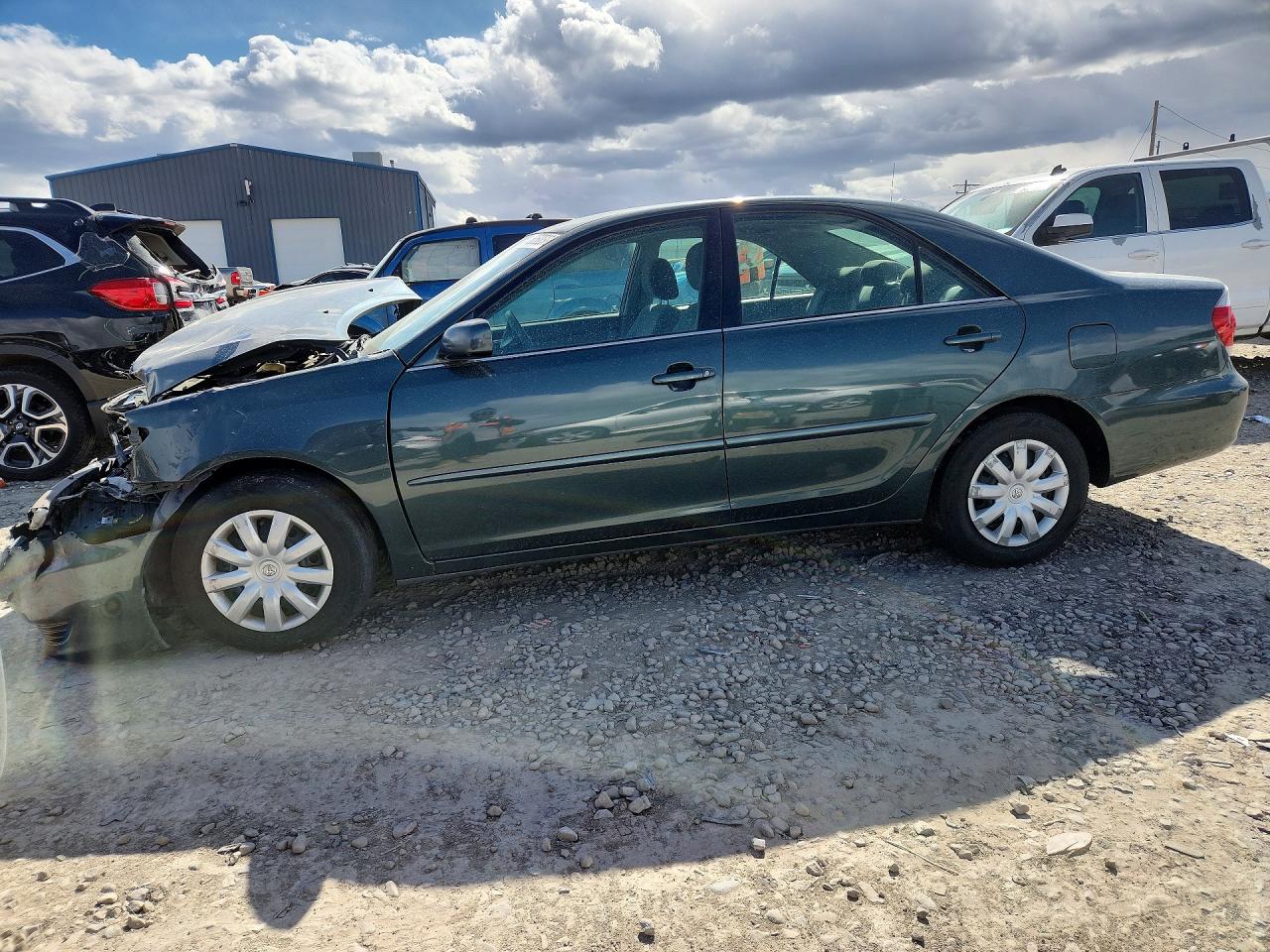 Salvage Toyota Camry Image