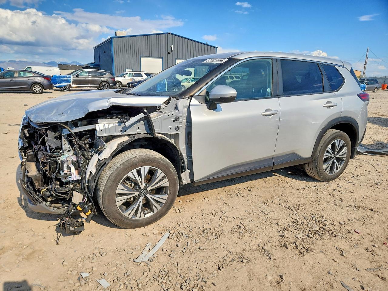 Salvage Nissan Rogue Image