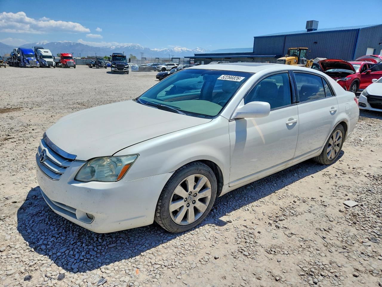 Salvage Toyota Avalon Image