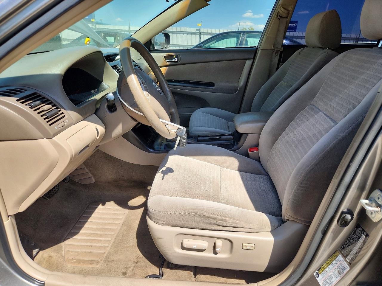 Toyota Camry Le V6