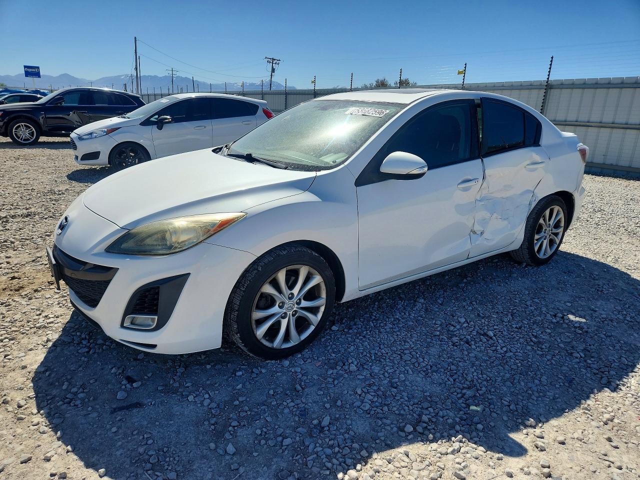Salvage Mazda Mazda3 Image