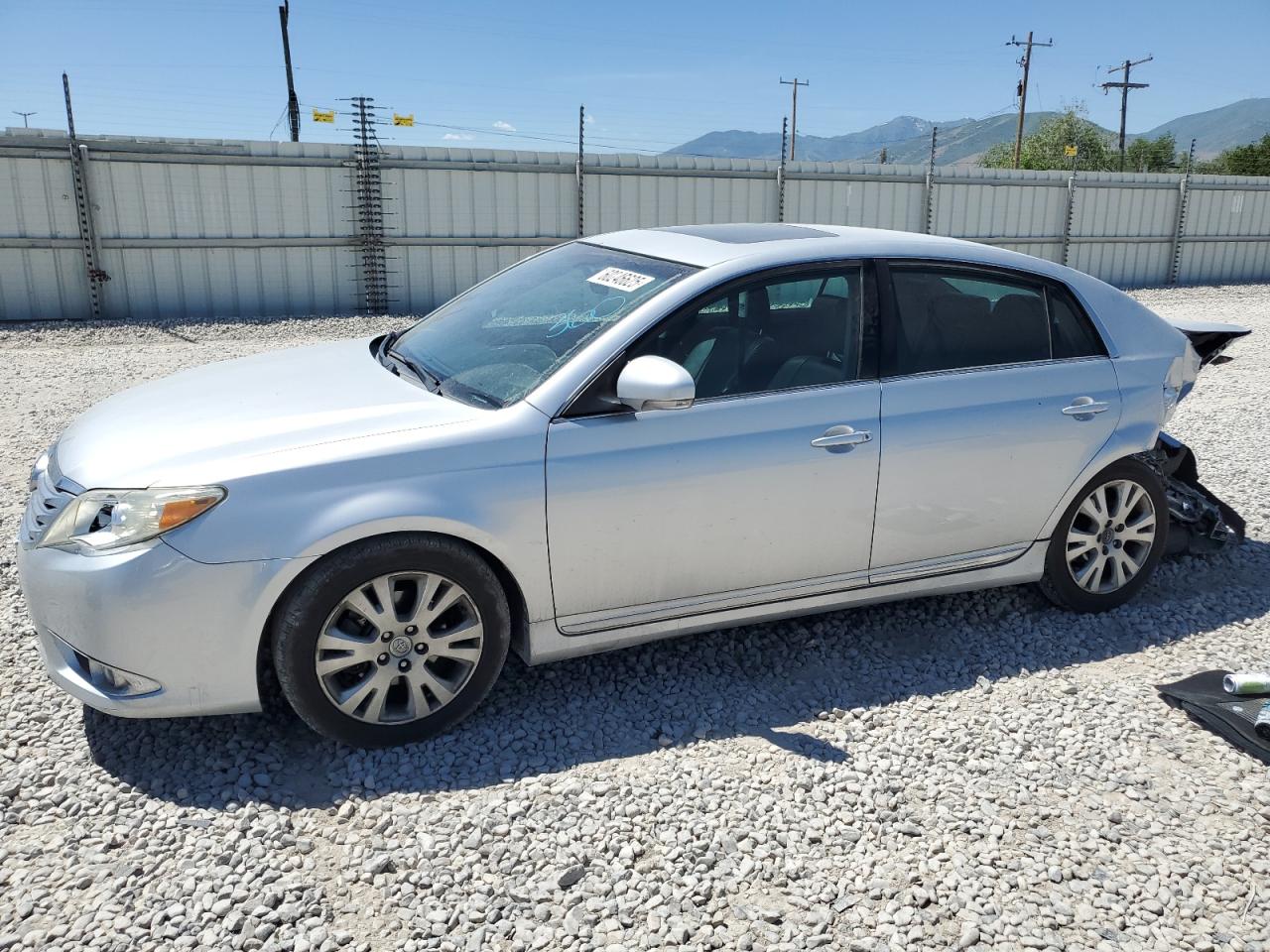 Salvage Toyota Avalon Image