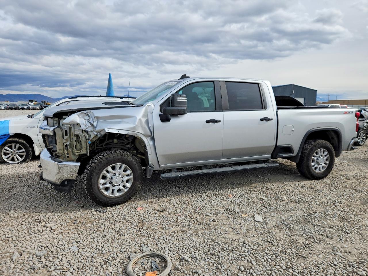 Salvage Chevrolet Silverado Image