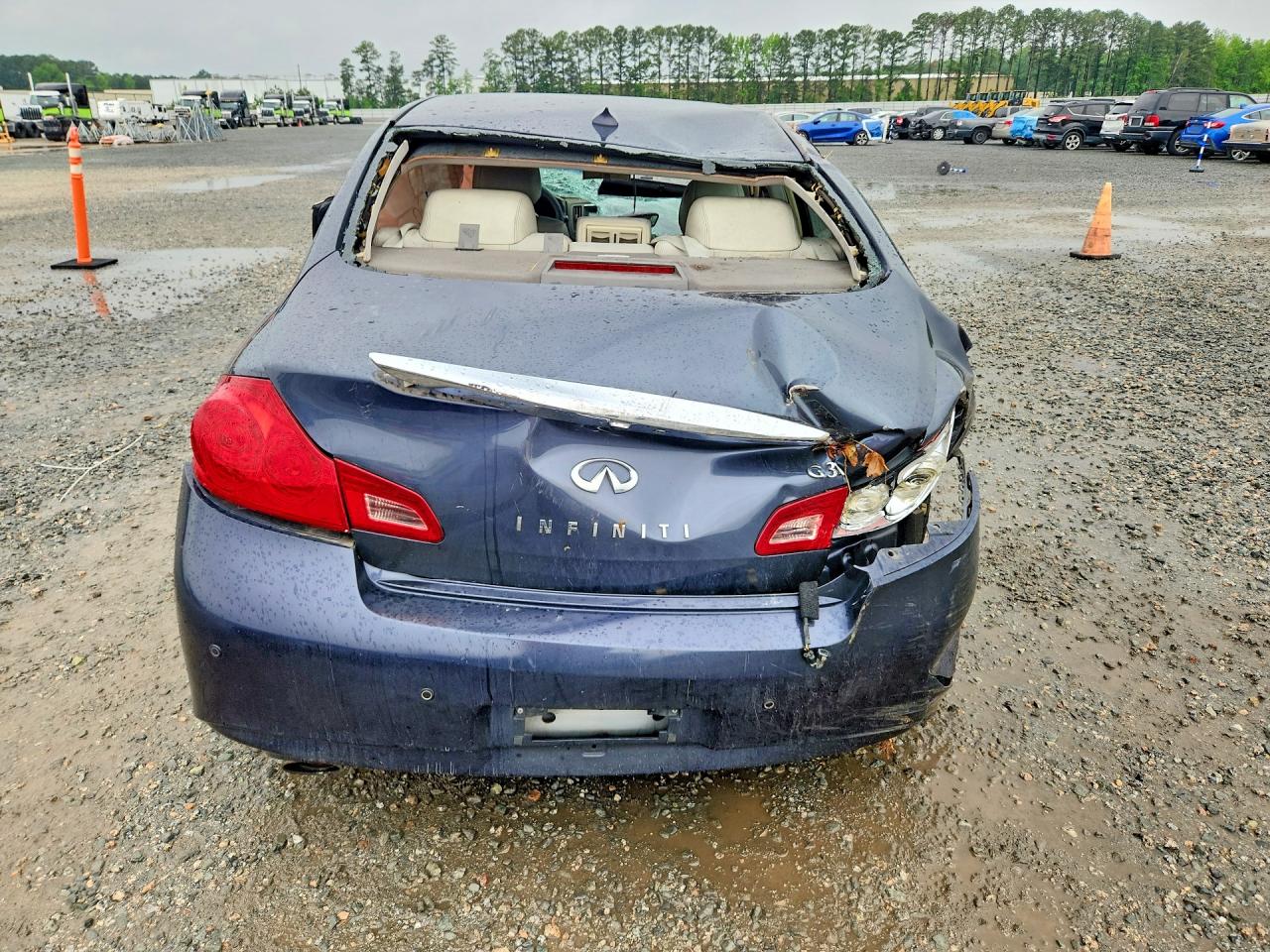 INFINITI G37 Journey