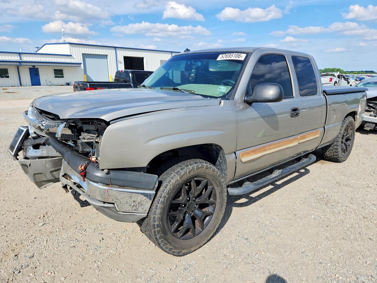 Salvage Chevrolet Silverado Image