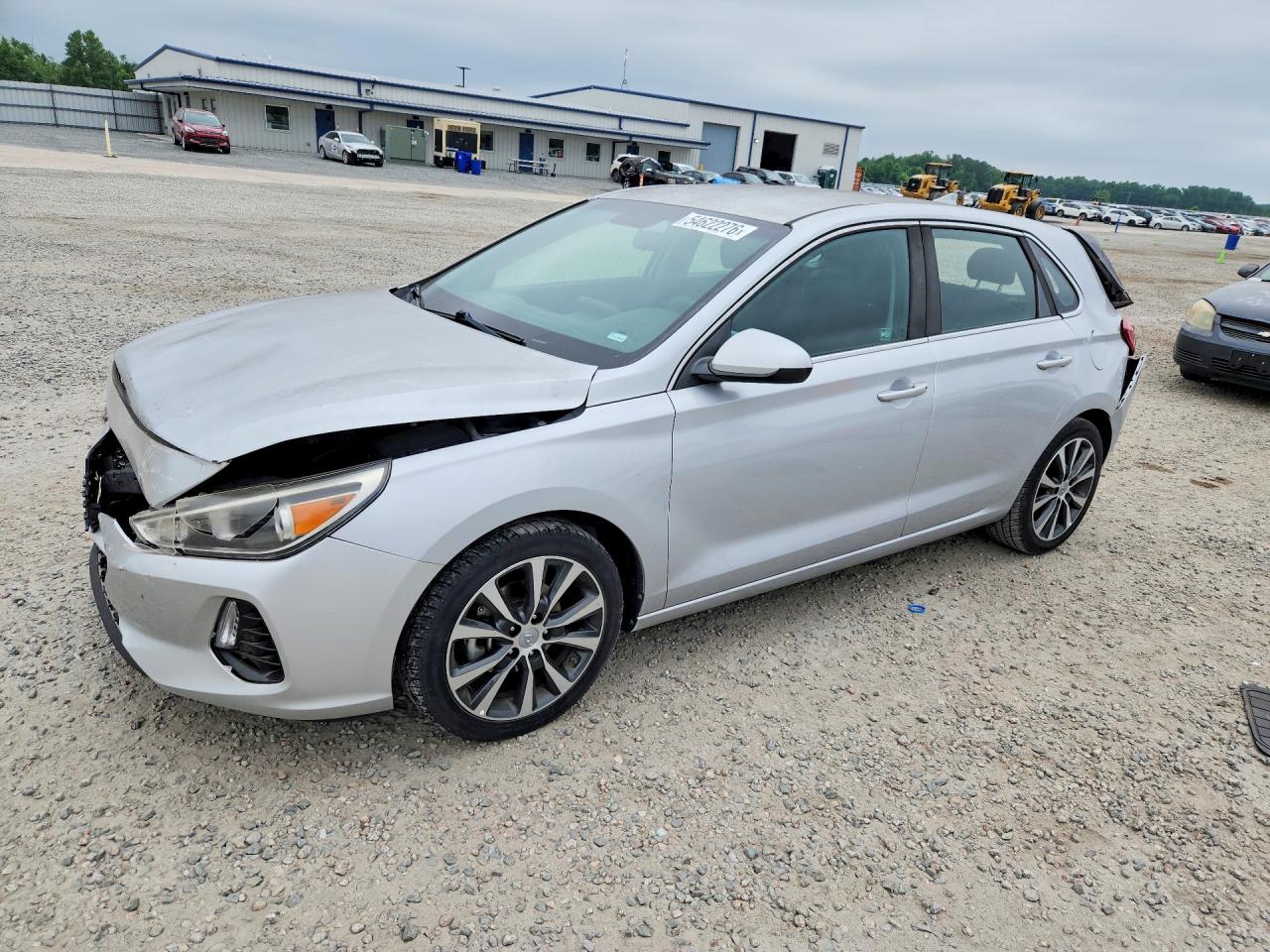 Salvage Hyundai ELANTRA Image