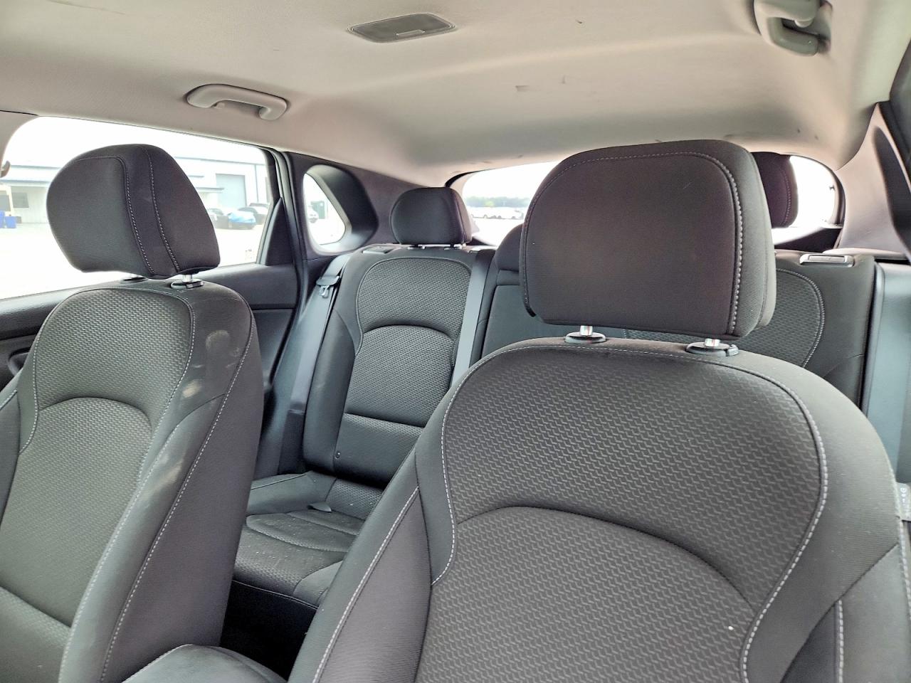 Hyundai ELANTRA Base