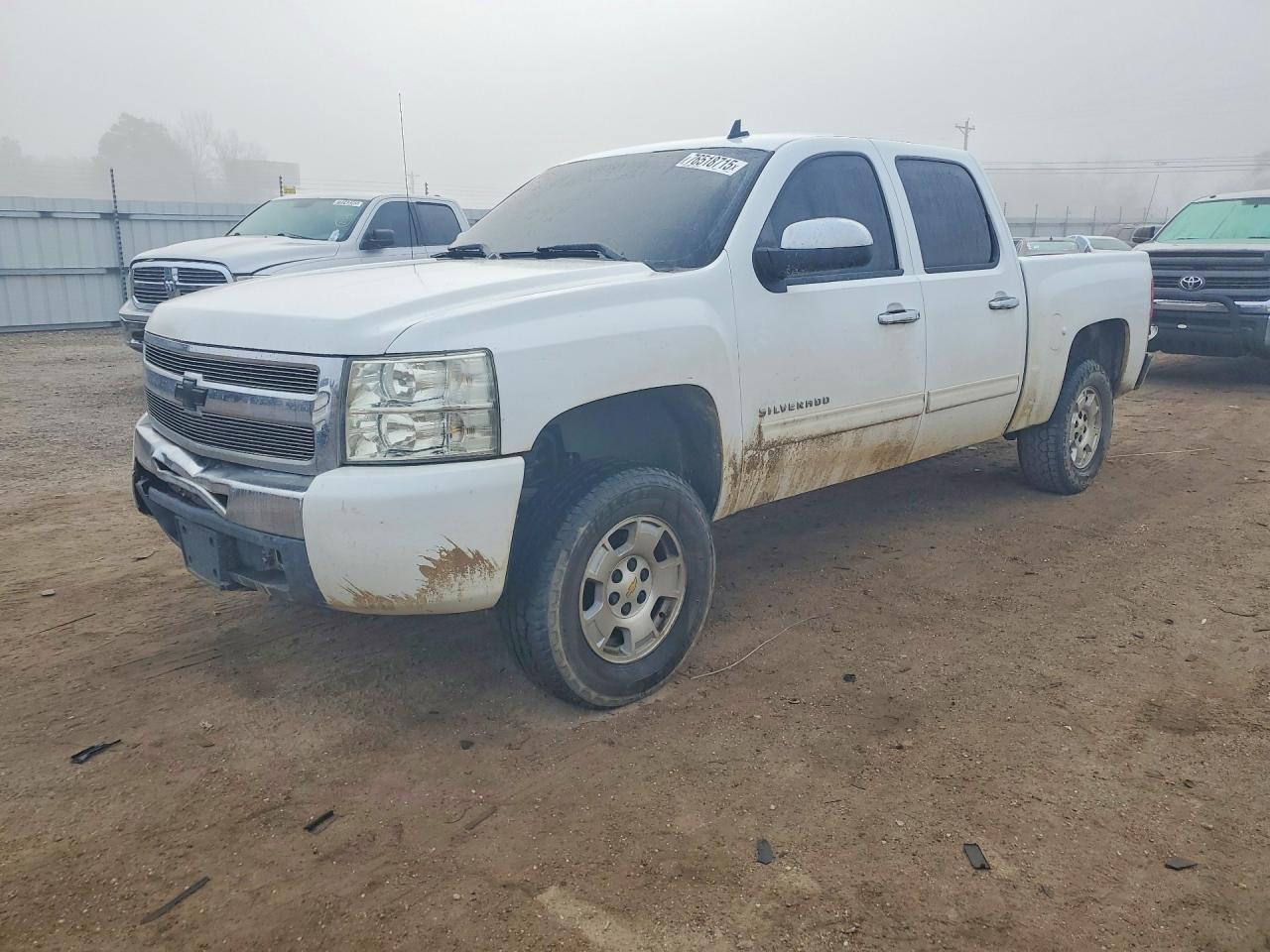 Salvage Chevrolet Silverado Image