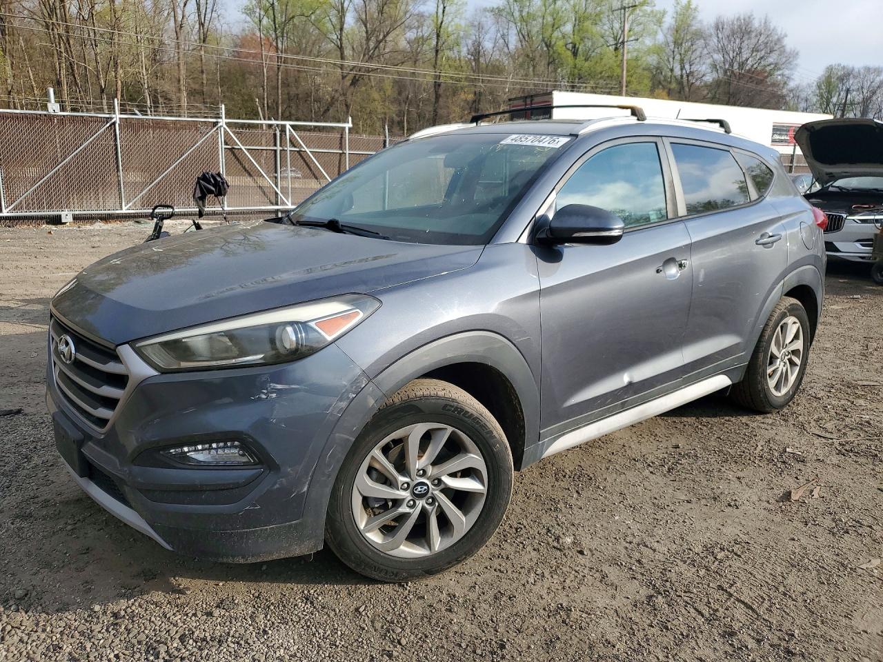 Salvage Hyundai TUCSON Image