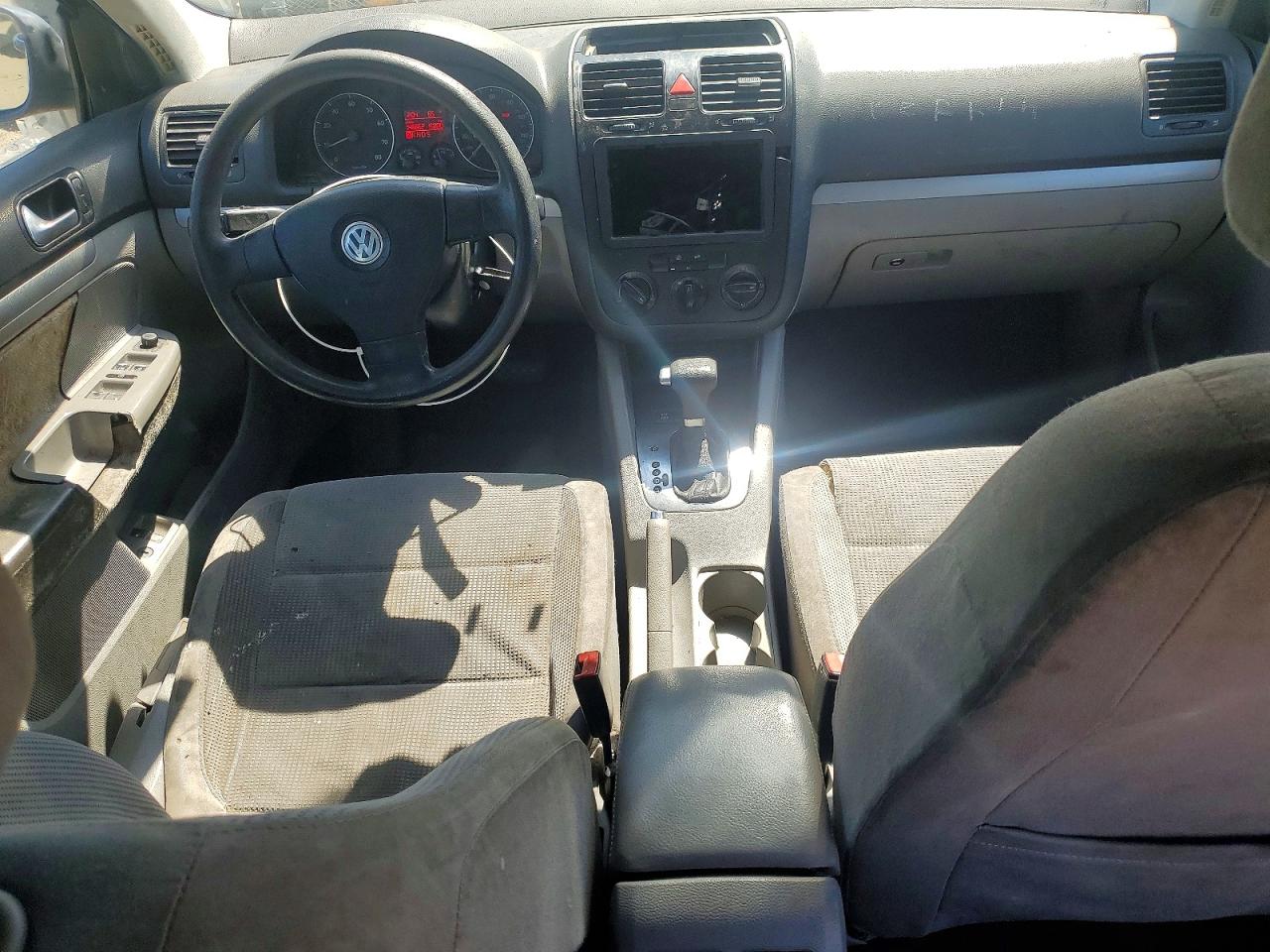 Volkswagen Jetta S