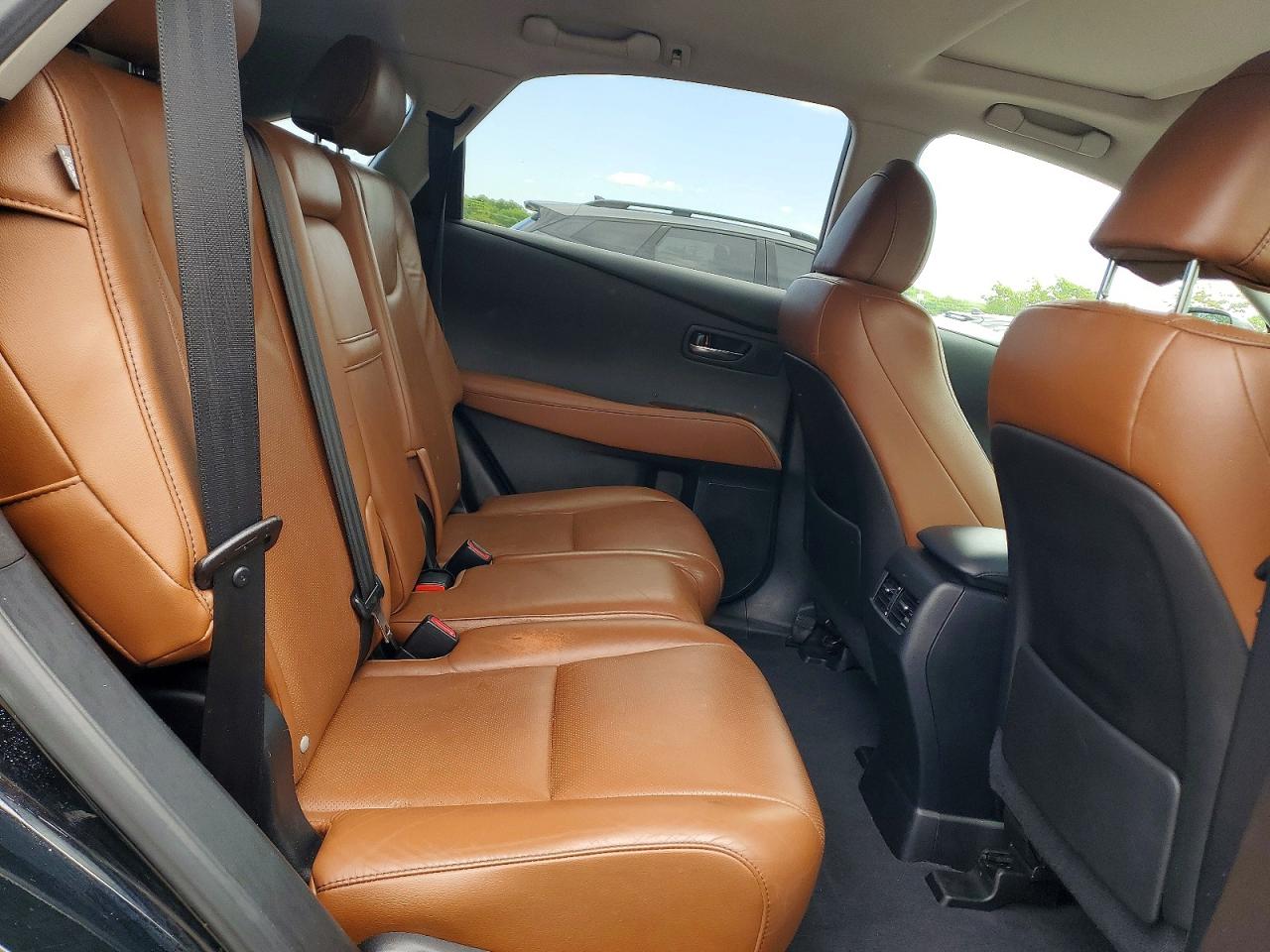 Lexus RX Base