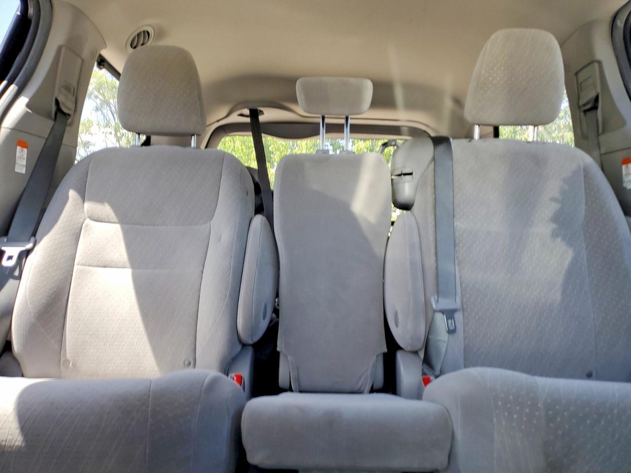 Toyota Sienna Le