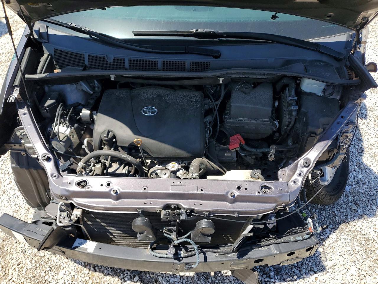 Toyota Sienna Le