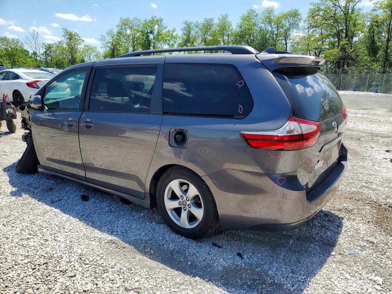 Toyota Sienna Le