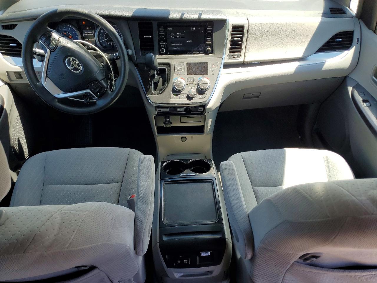 Toyota Sienna Le