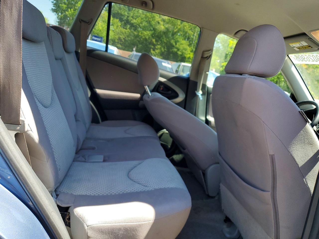 Toyota RAV4 Base